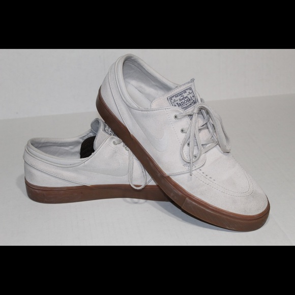 stefan janoski skateboarding